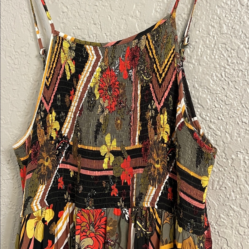 ABEL THE LABEL SMOCKED HALTER TIERED FLORAL MAXI DRESS SIZE LARGE - Picture 5 of 16